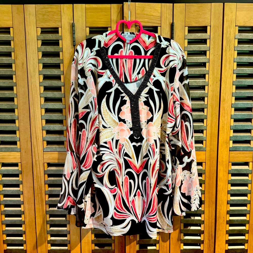 JM Collection Black and White Graphic Blouse